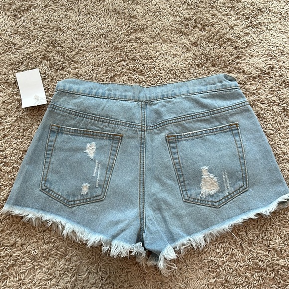 Folded over denim shorts - Picture 2 of 3